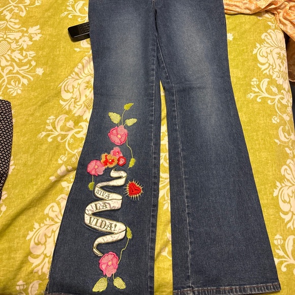 Thalia Sodi Womens Size 10 Boot Cut Jeans Embroidery. - Picture 3 of 7